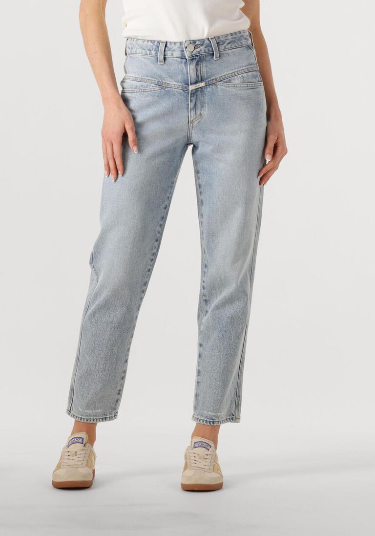 lichtblauwe closed mom jeans pedal pusher