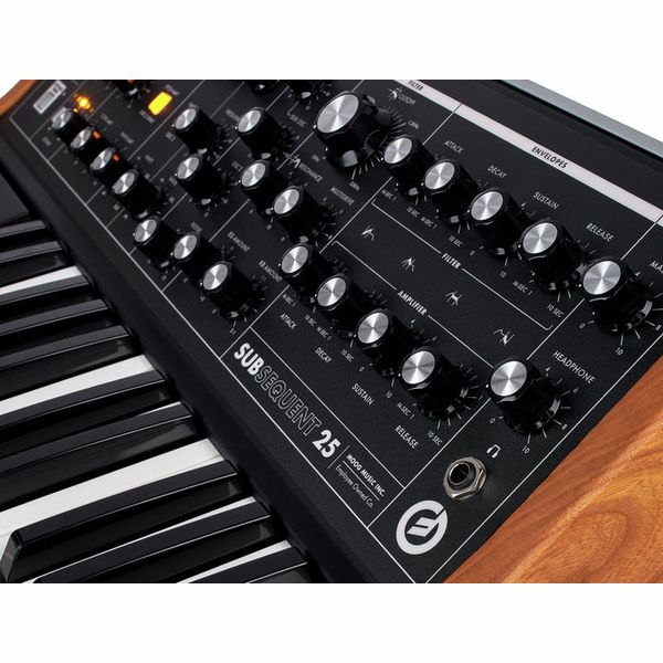Moog Subsequent 25