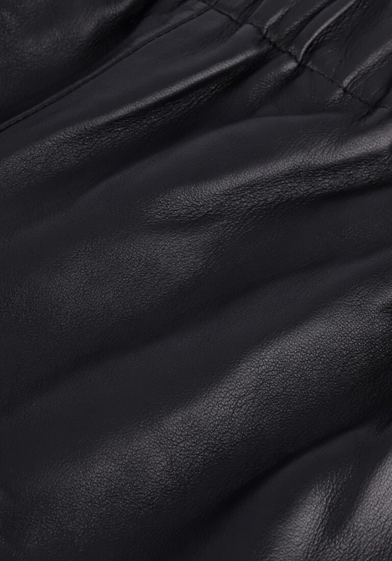 NOTES DU NORD zwarte notes du nord shorts debbie leather short