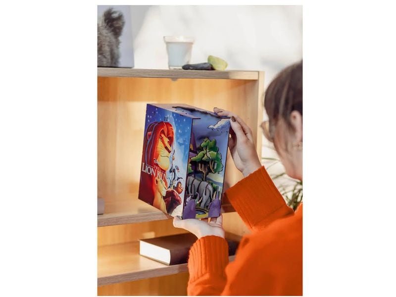 Revell Bausatz Disney The Lion King Zauberhafte Miniaturwelt mit LED-Beleuchtung für Ihr Bücherregal