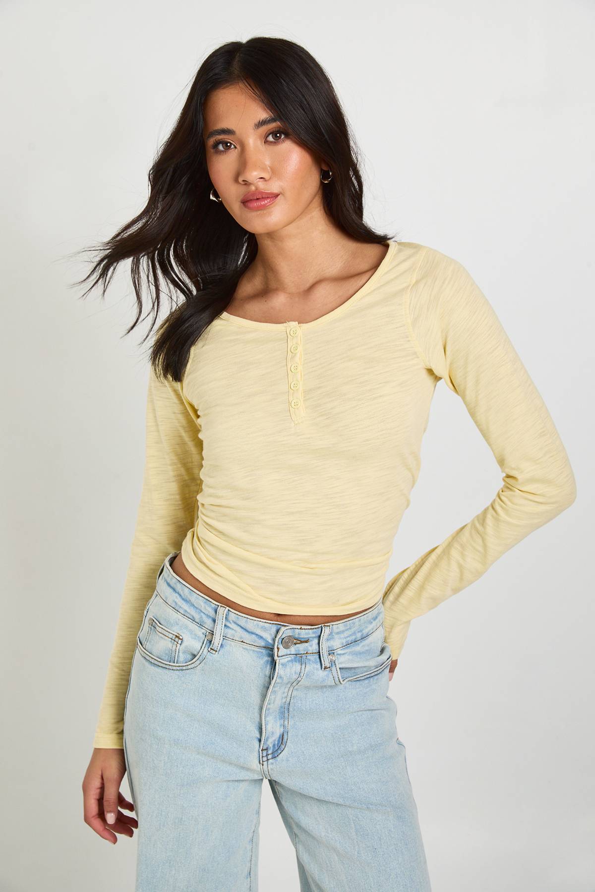 boohoo Haut Henley Transparent En Jersey Slub