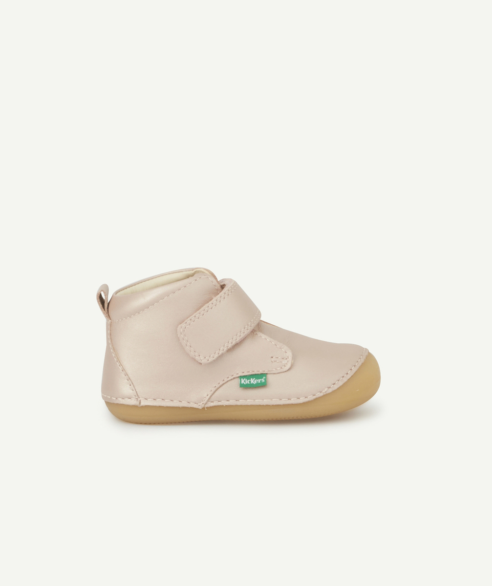 KICKERSBOTTINES BÉBÉ EN CUIR ROSE PÂLE BRILLANT AVEC SCRATCH