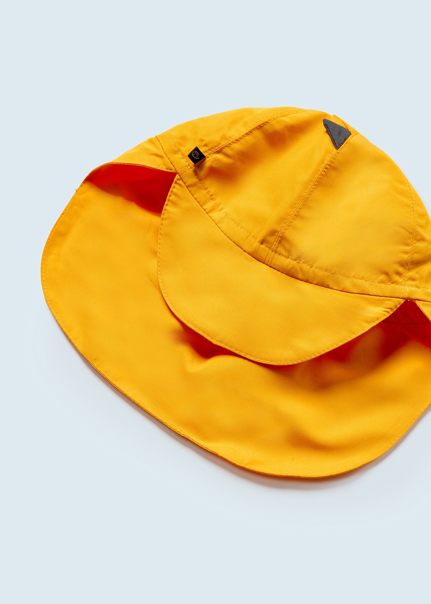 Conjunto de banho para bebê de 2 peças com estampa.