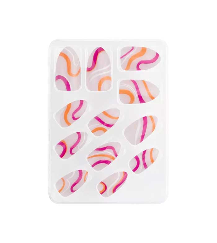 essence - *Fake it \'till you make it* - Unhas postiças - 03: Get Your Swirls On