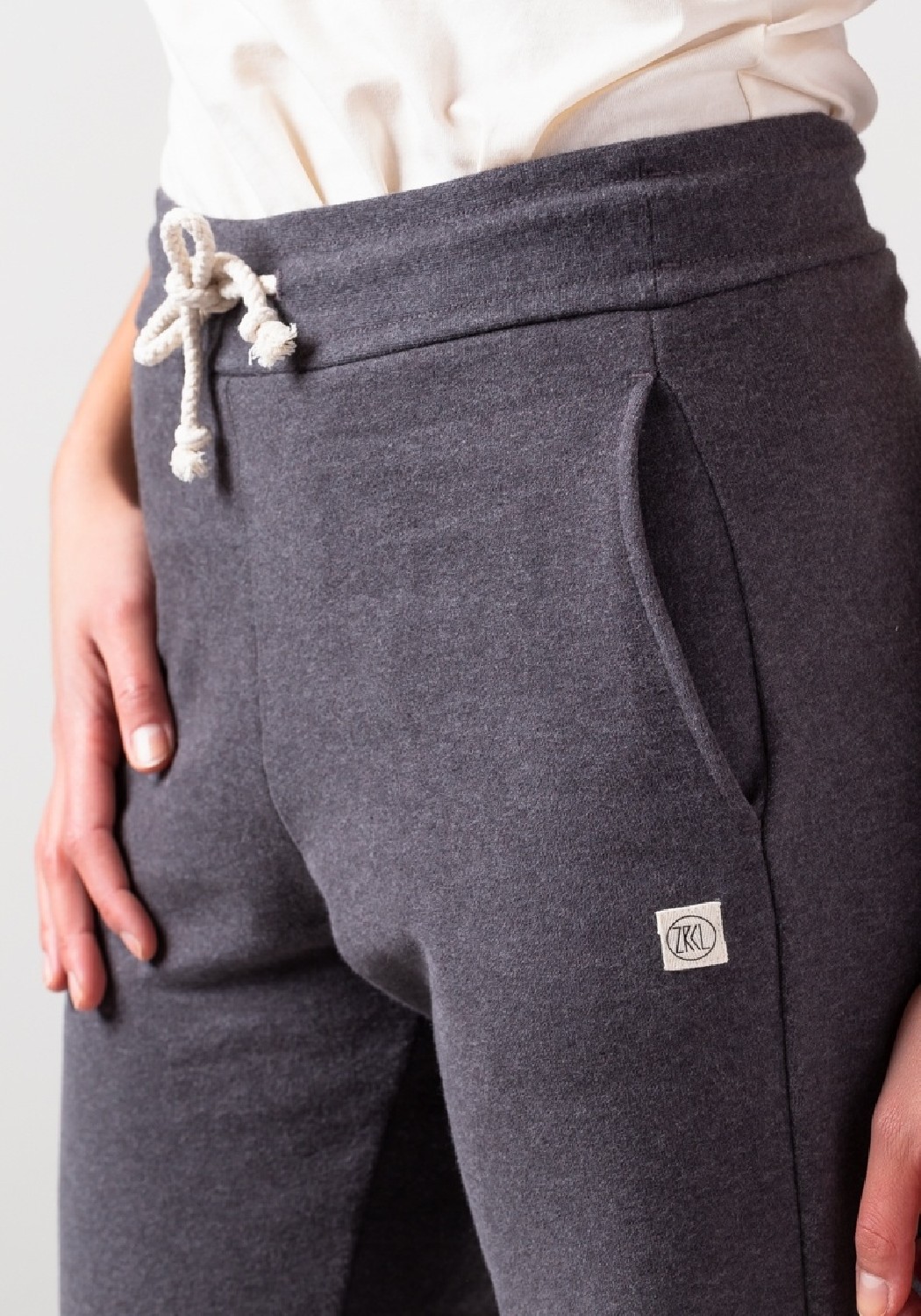 WE ARE ZRCL Trainerhose Trainer Pant Onyx