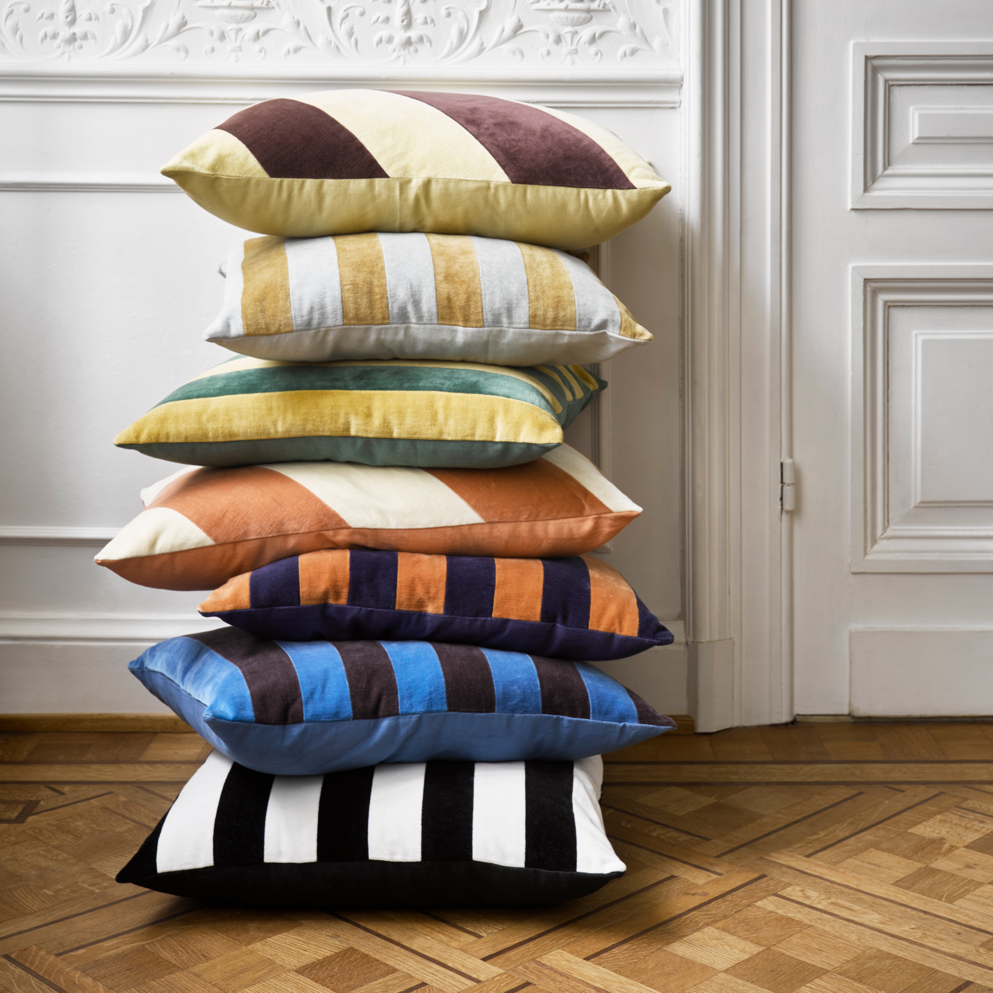 Sierkussen Striped Velvet 60x40 cm peach/cream