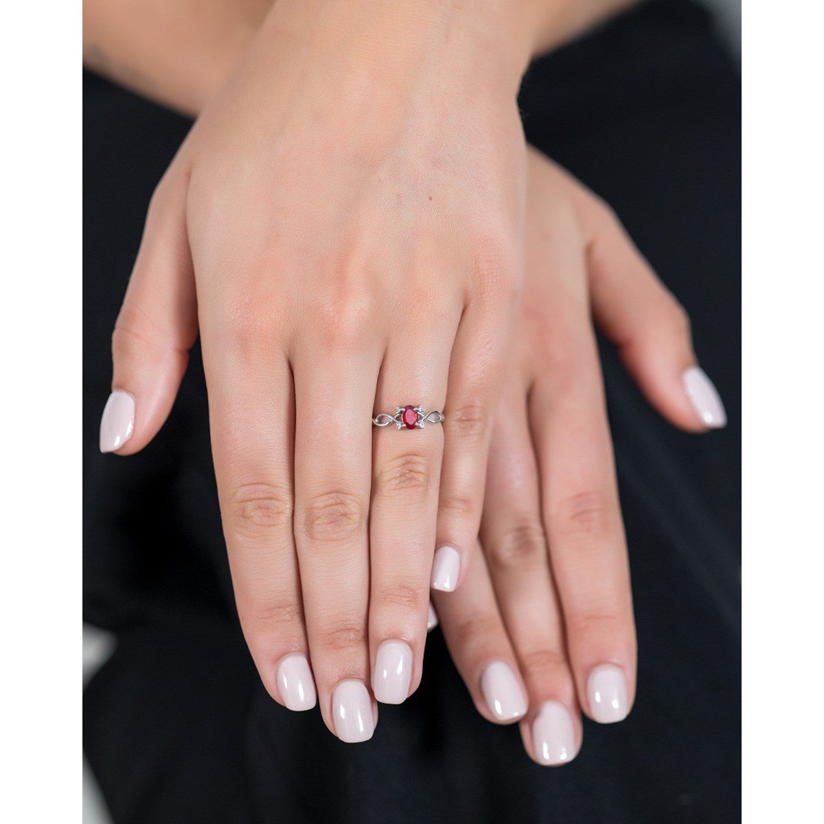 Bague ADEN Or 585 Blanc Rubis et diamants 1.85grs
