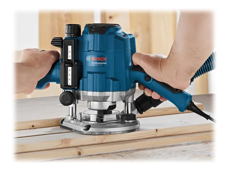 Bosch OVERFRÆSER GOF 1250 CE L-BOXX