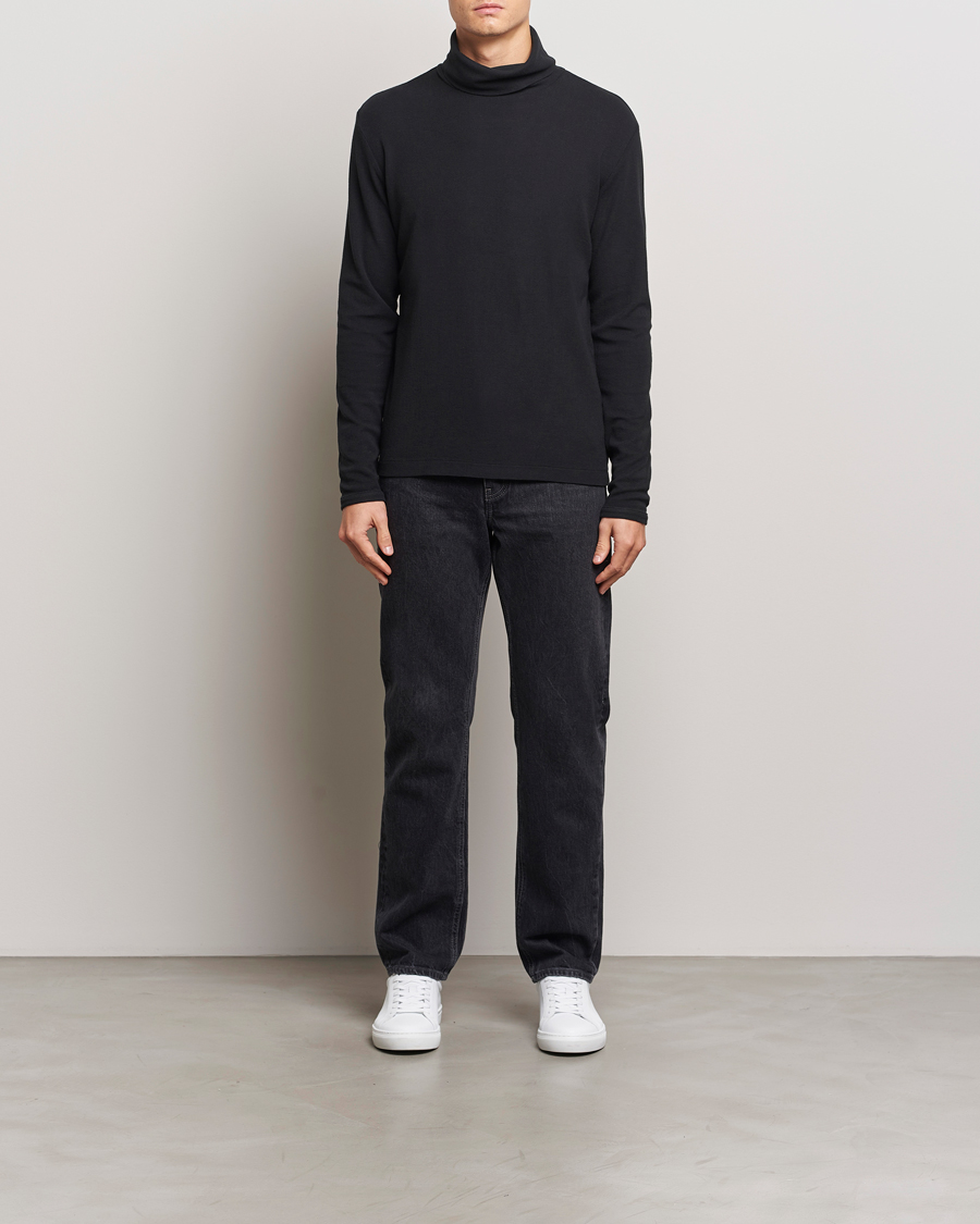 NN07 Clive Rollneck Black