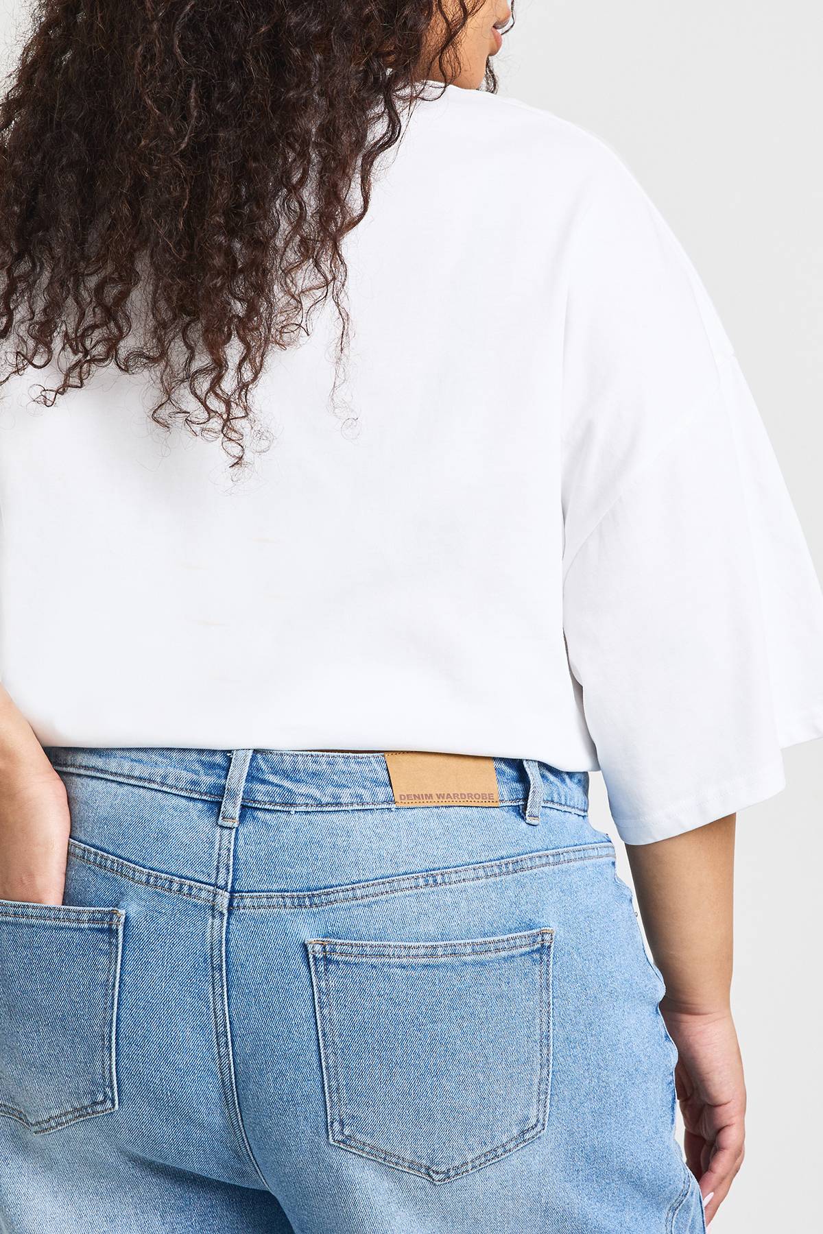 boohoo Jean Grande Taille Taille Mi-haute Coupe Barrel