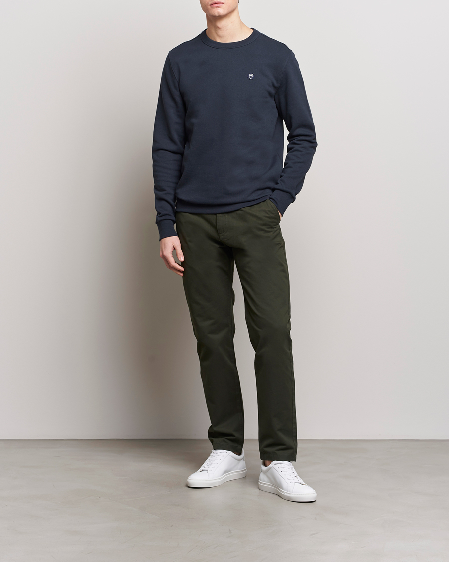 KnowledgeCotton Apparel Chuck Regular Cotton Twill Chino Forest Night
