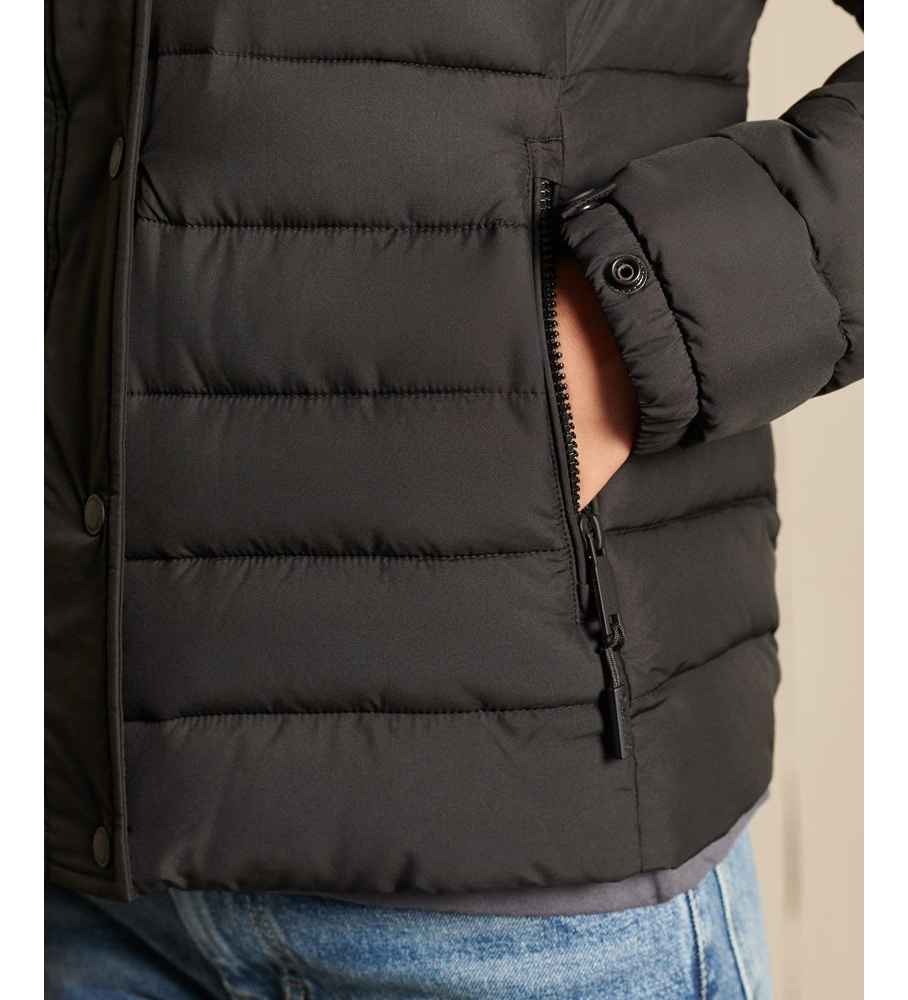 Jaqueta Superdry Classic Fuji de pele sintética preta