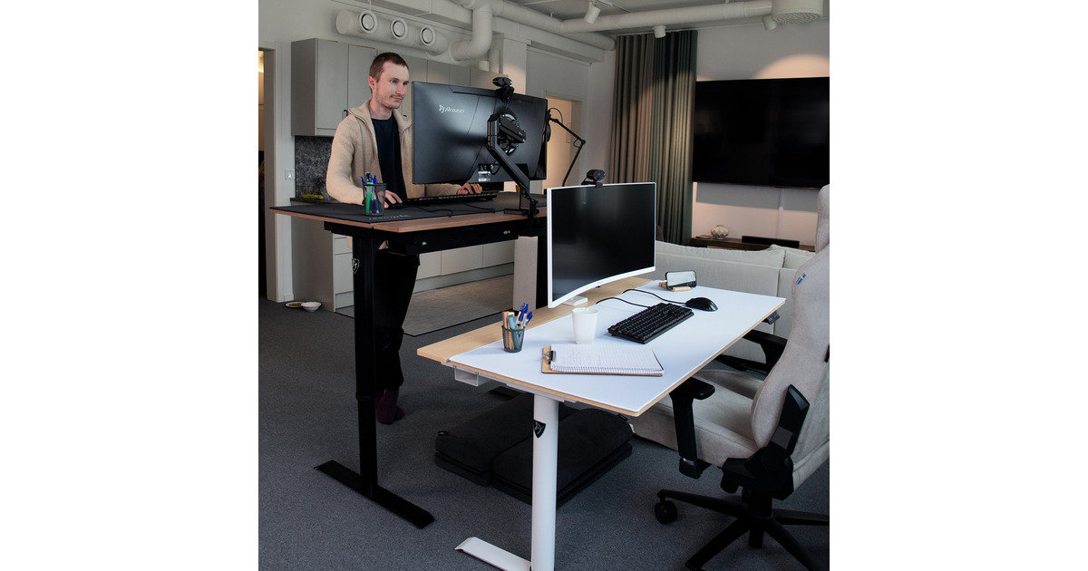 ArozziArena Nordico Sit/Stand Desk - Light Birch gaming desk  (Zwart)