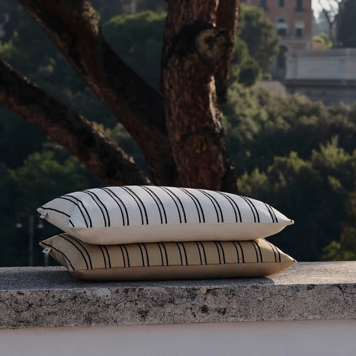 Ferm Living - Twill Kissen, 40 x 60 cm, kaschmir / schwarz