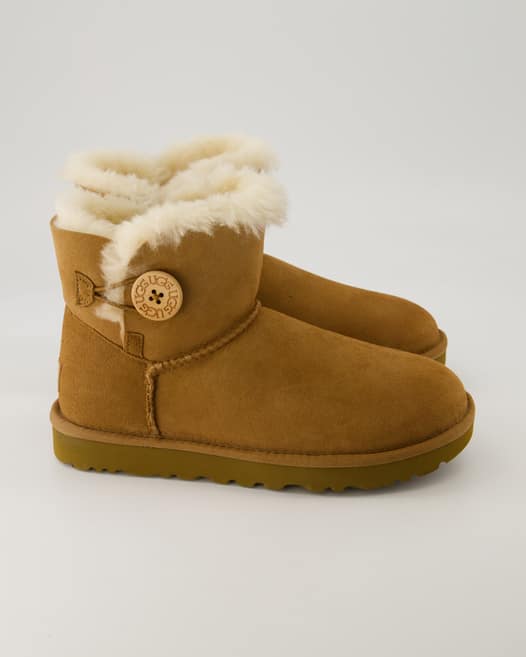 UGG Mini Bailey Button II Winterschuhe in Braun