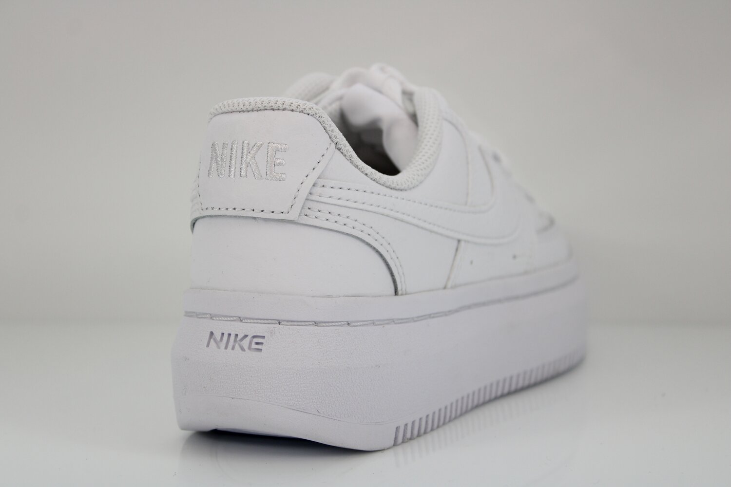Nike Sneaker
