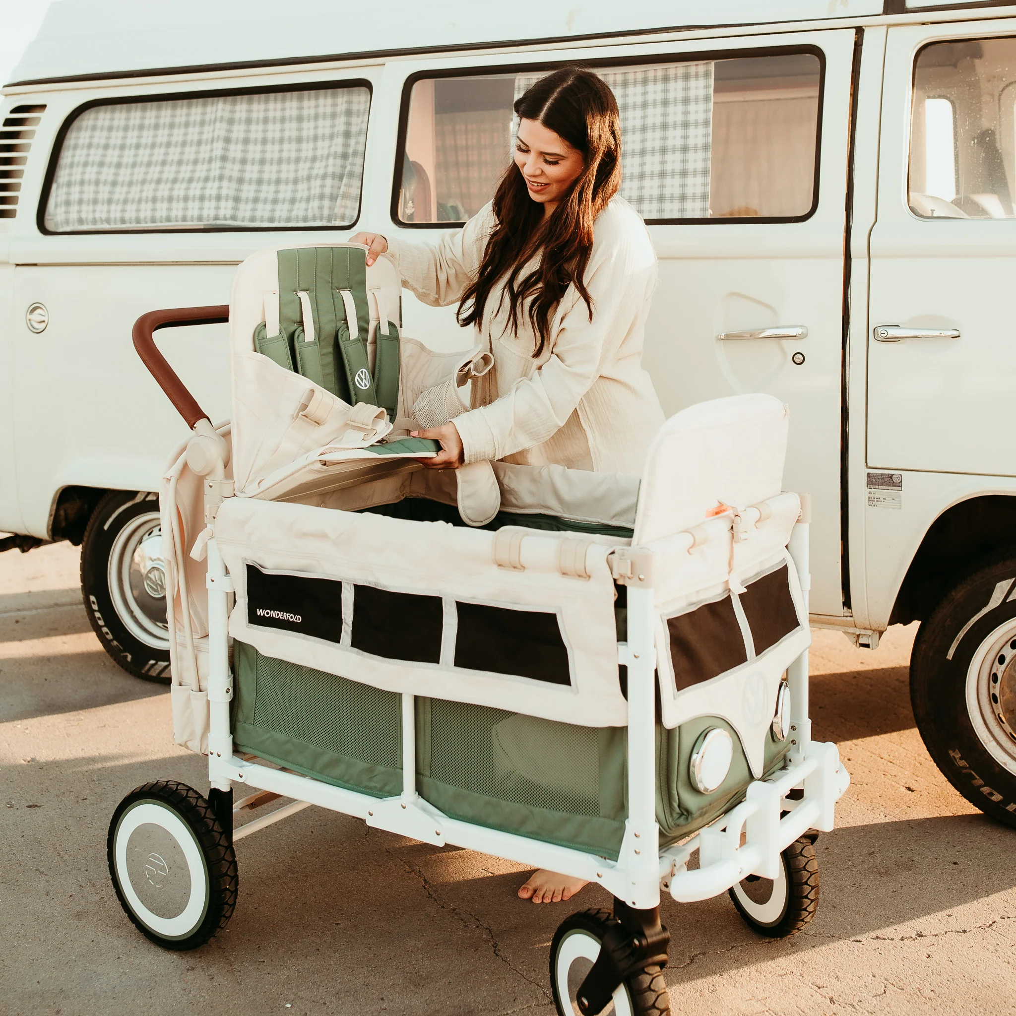 W0NDERF0LD  Volkswagon Special Edition Quad (4 seater) Stroller Wagon