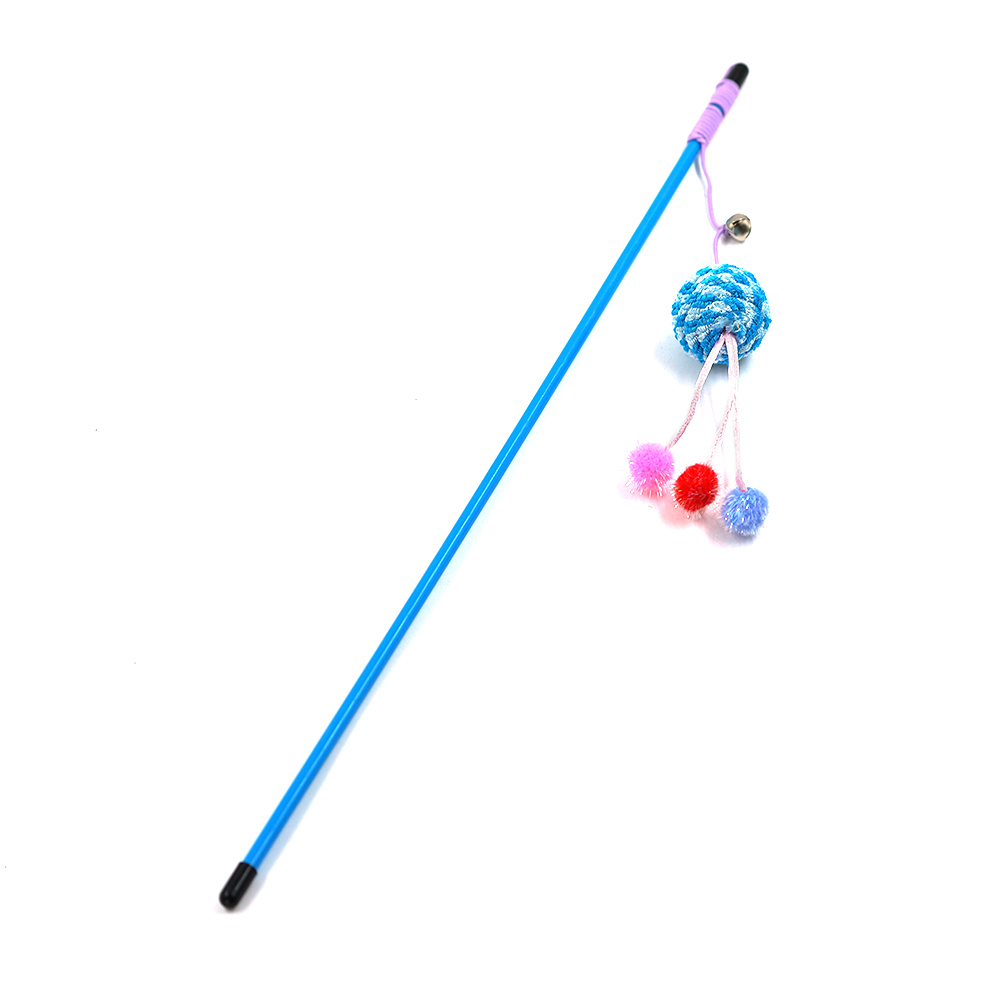 Brinquedo para gatos com varinha, bola e sino.
