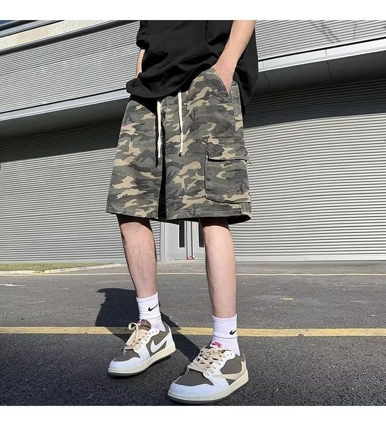 Urtishia - Camouflage shorts met trekkoordtaille