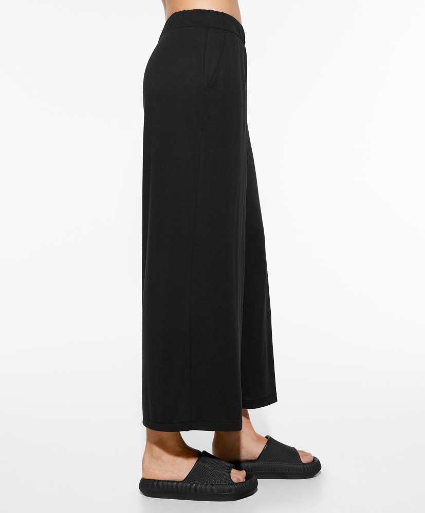 Calça cropped de modal
