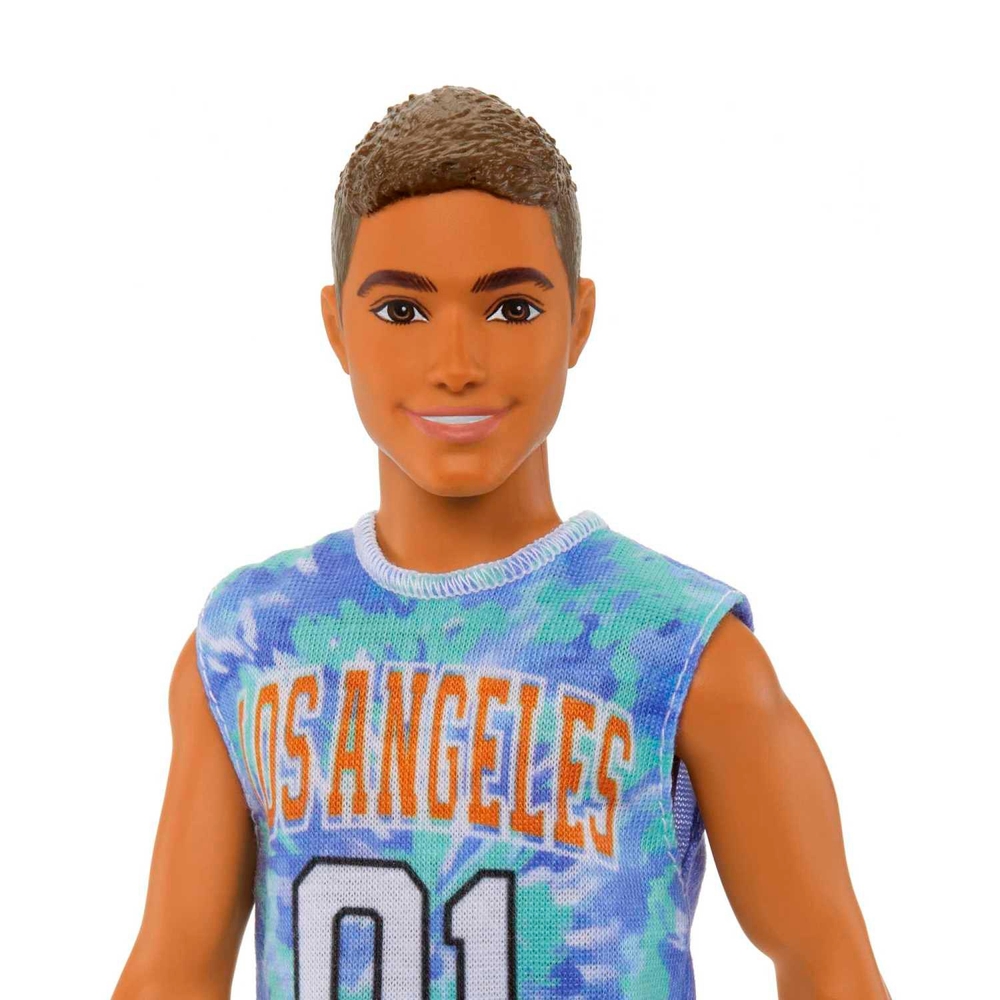 Ken Fashionistas Puppe 212 mit Jersey und Beinprothese