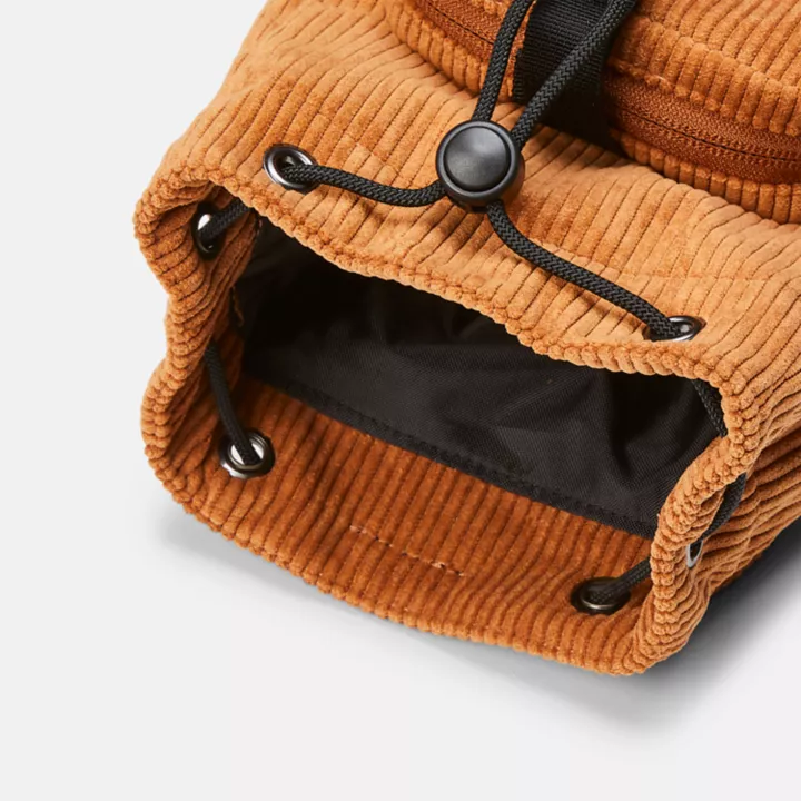 Bolsa transversal feminina de veludo cotelê marrom