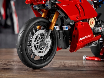 LEGO Ducati Panigale V4 R (42107)