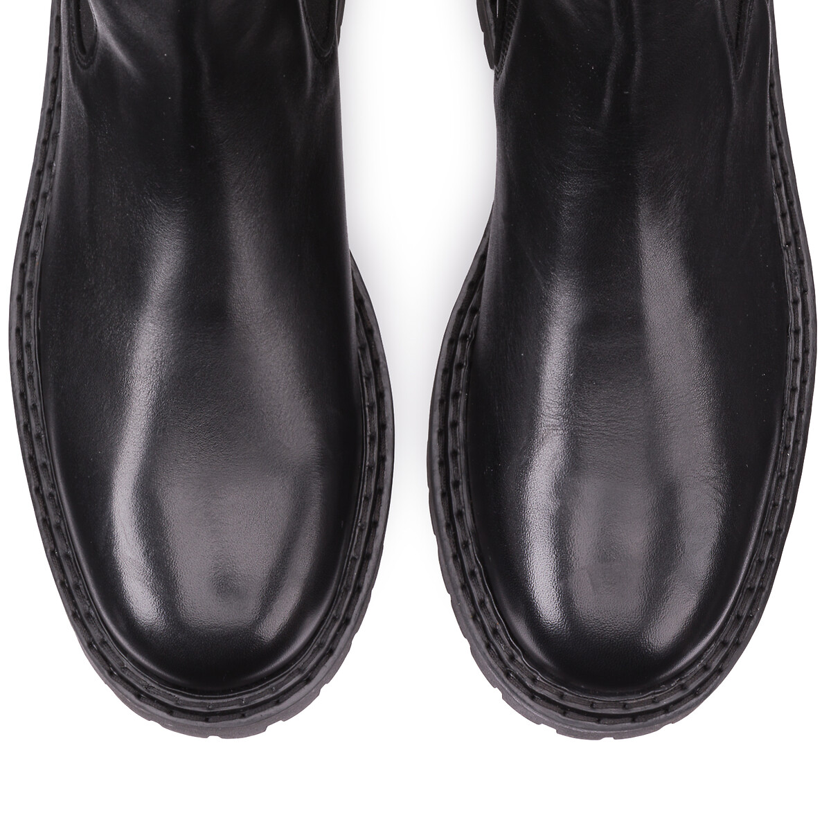 COLEÇÃO LA REDOUTE<br>Botas de couro com sola ranhurada. Assinatura JUDITH