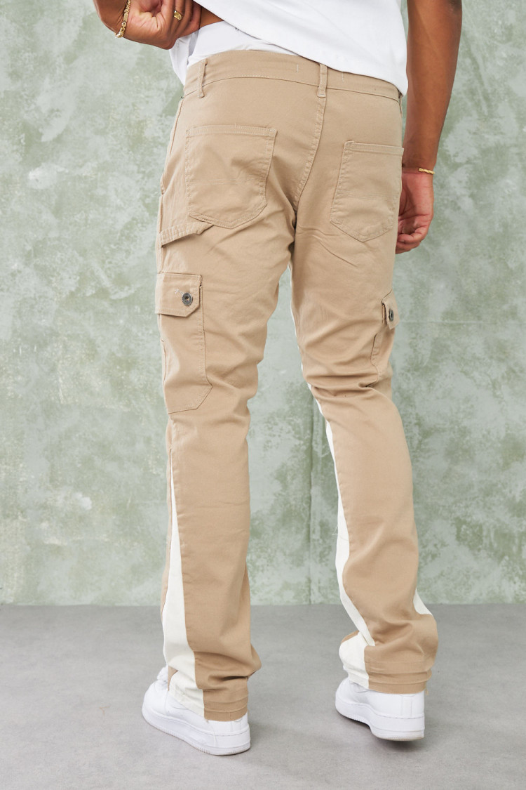 Jean cargo beige à empiècement blanc