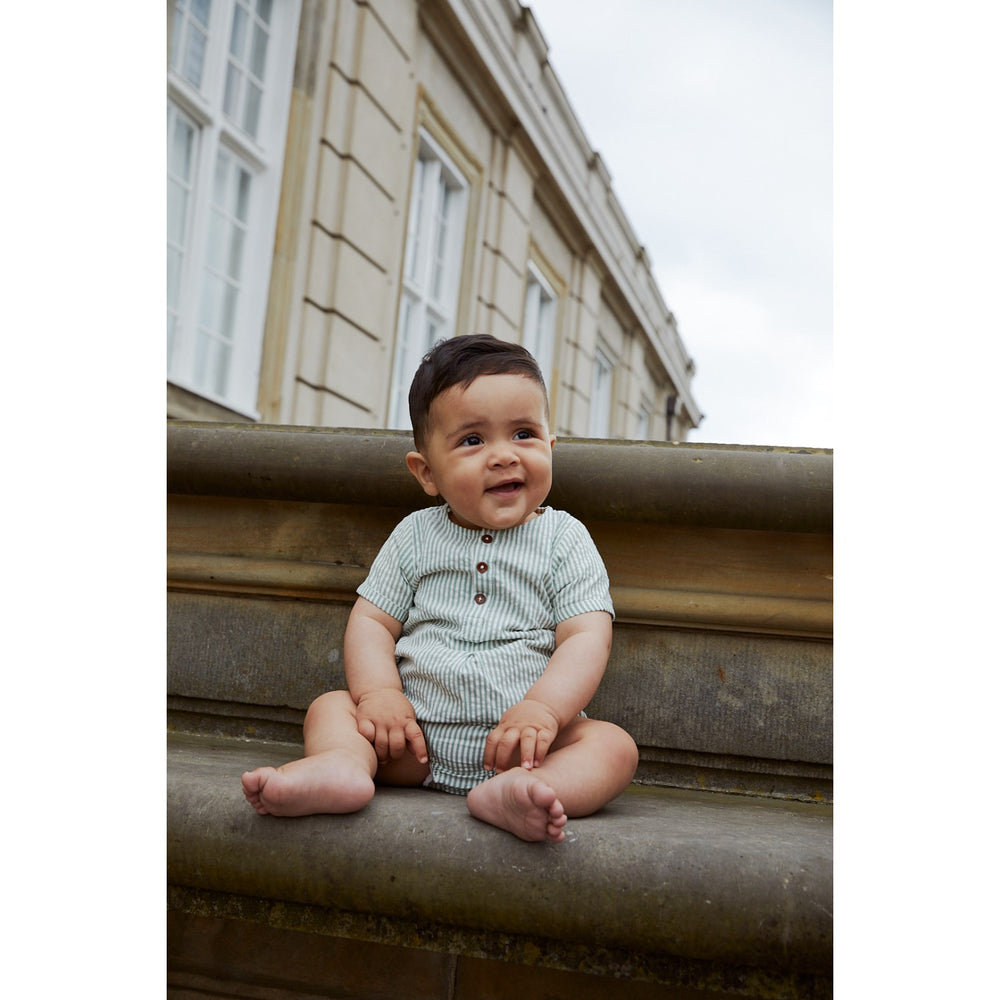 Køb COPENHAGEN COLORS Green W Cream Stripe Seersucker Romper W. Ærmer