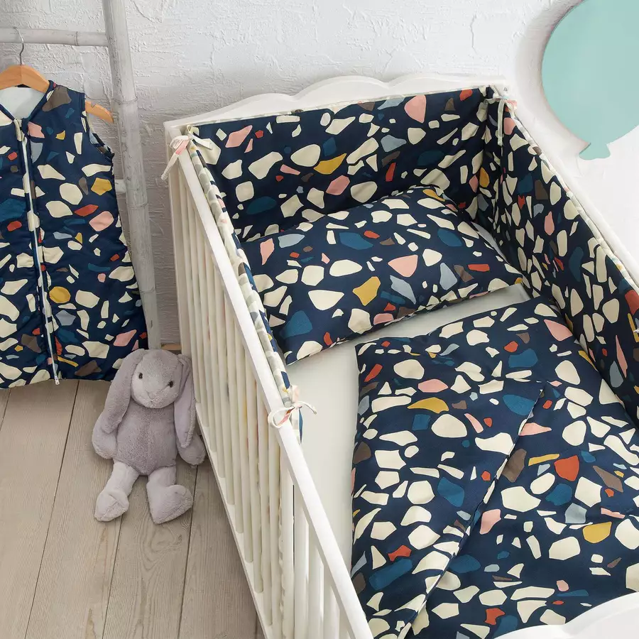 hibboux® Bettgittereinlage Terazzo Crib Bumper Azure&Sand