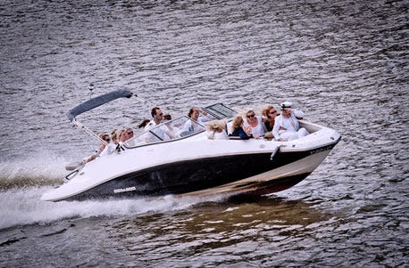 Speedboot fahren in Frankfurt als Geschenkidee