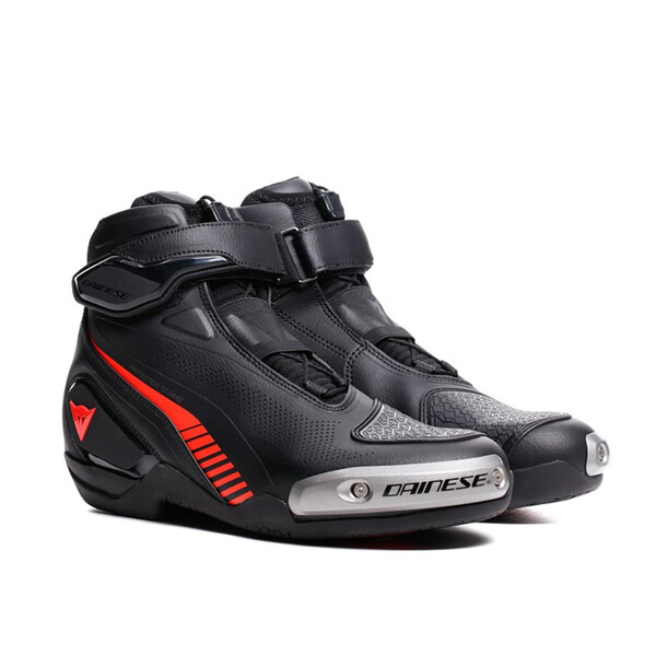 Dainese - Baskets Superya Noir / Rouge fluo