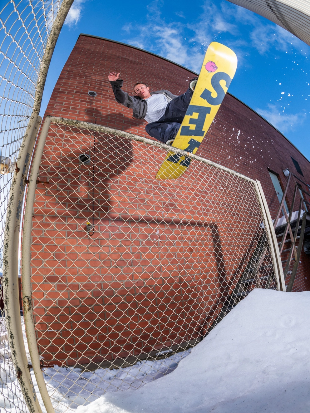 YES Shifter XTRM 2025 Snowboard yellow