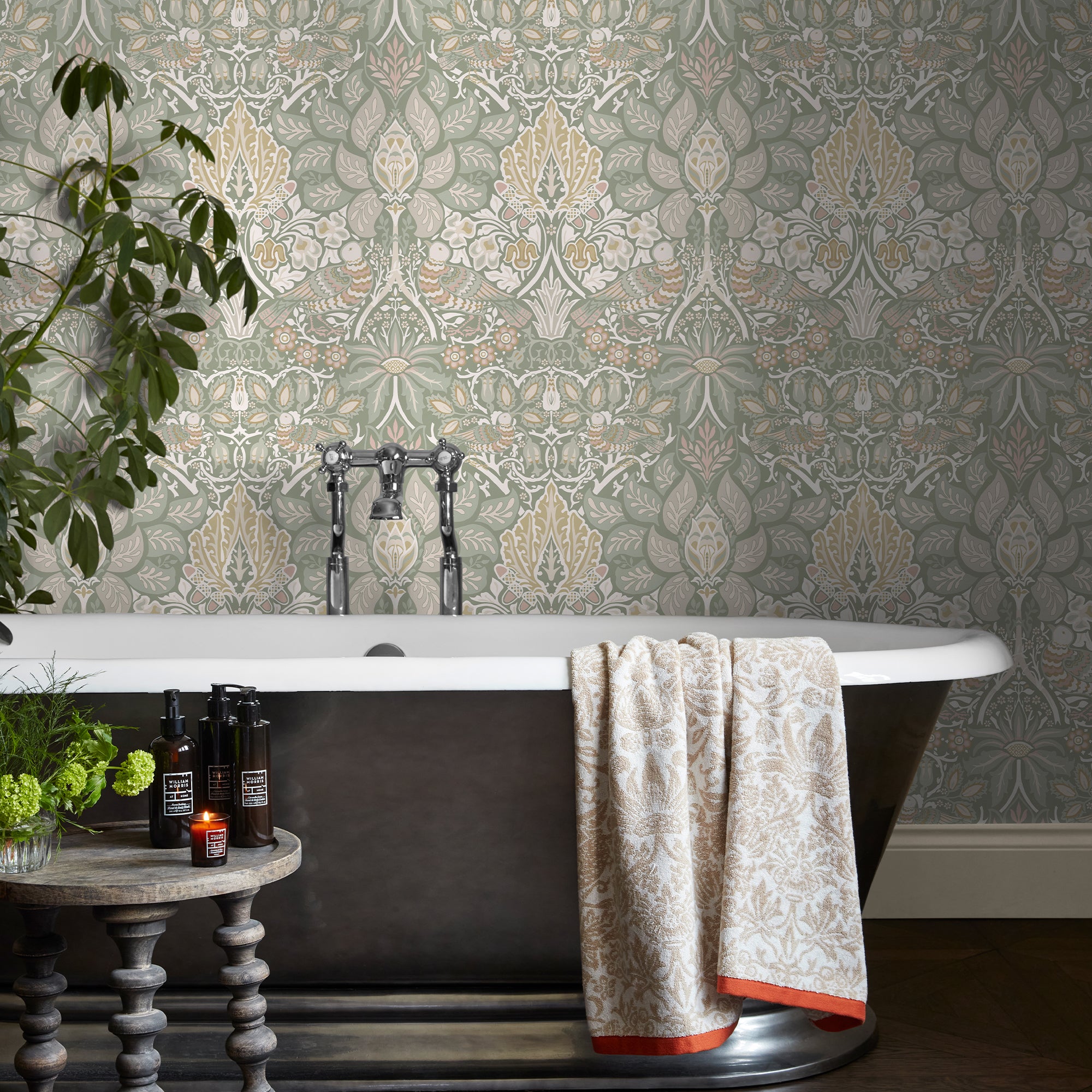 William Morris at Home Vliesbehang - Dove & Rose Spring Garden