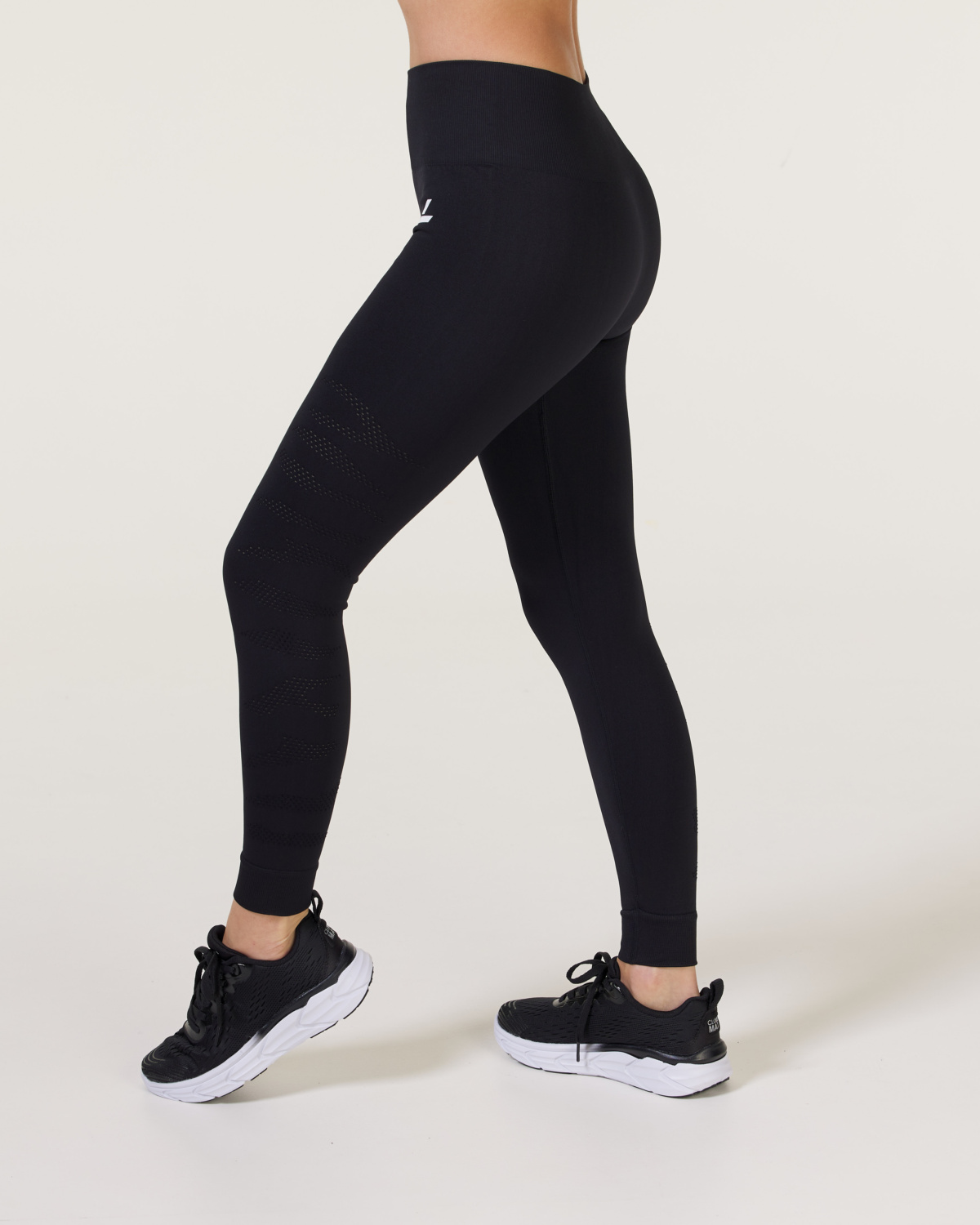 LEVITY Wild Seamless Tights Black