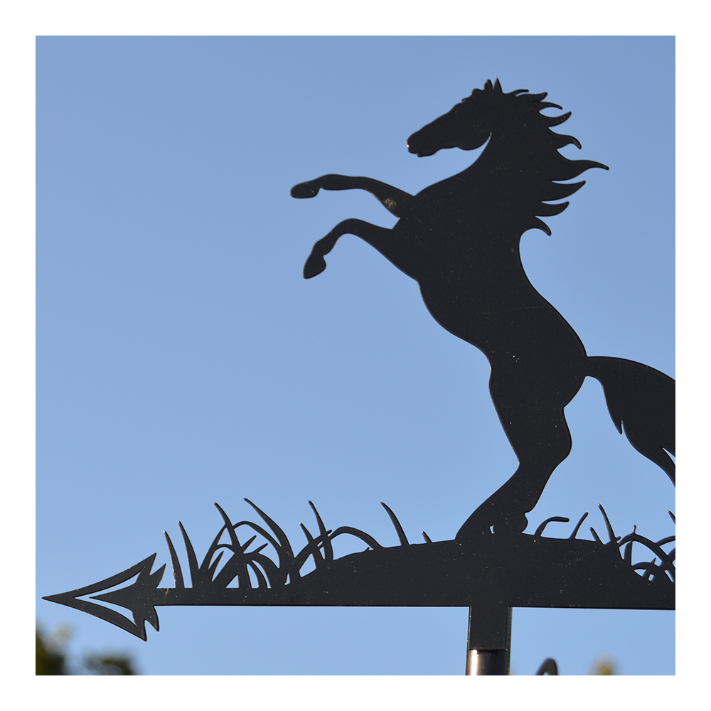 Girouette en acier noir silhouette cheval cabré