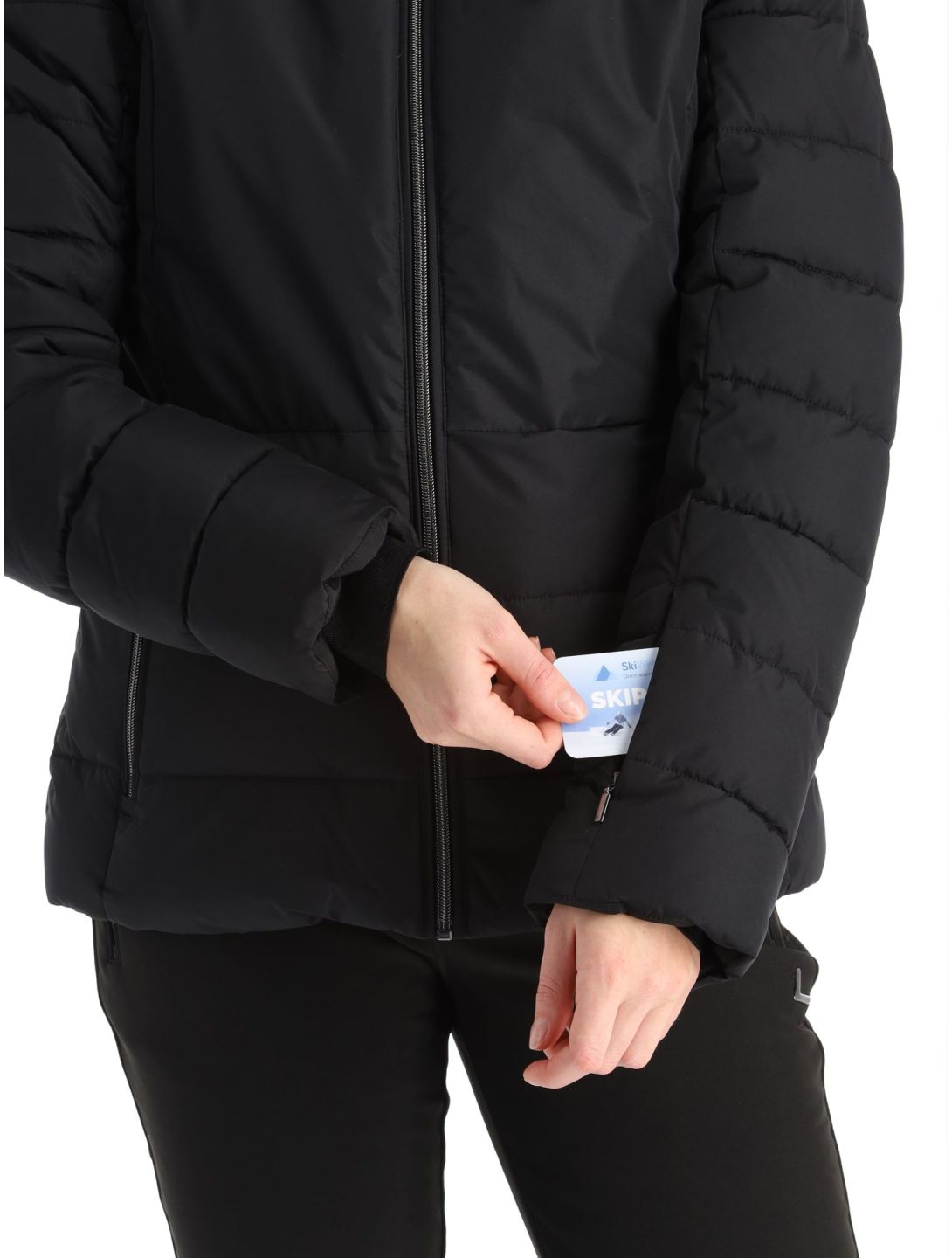 Tarvantovaara ski-jas dames