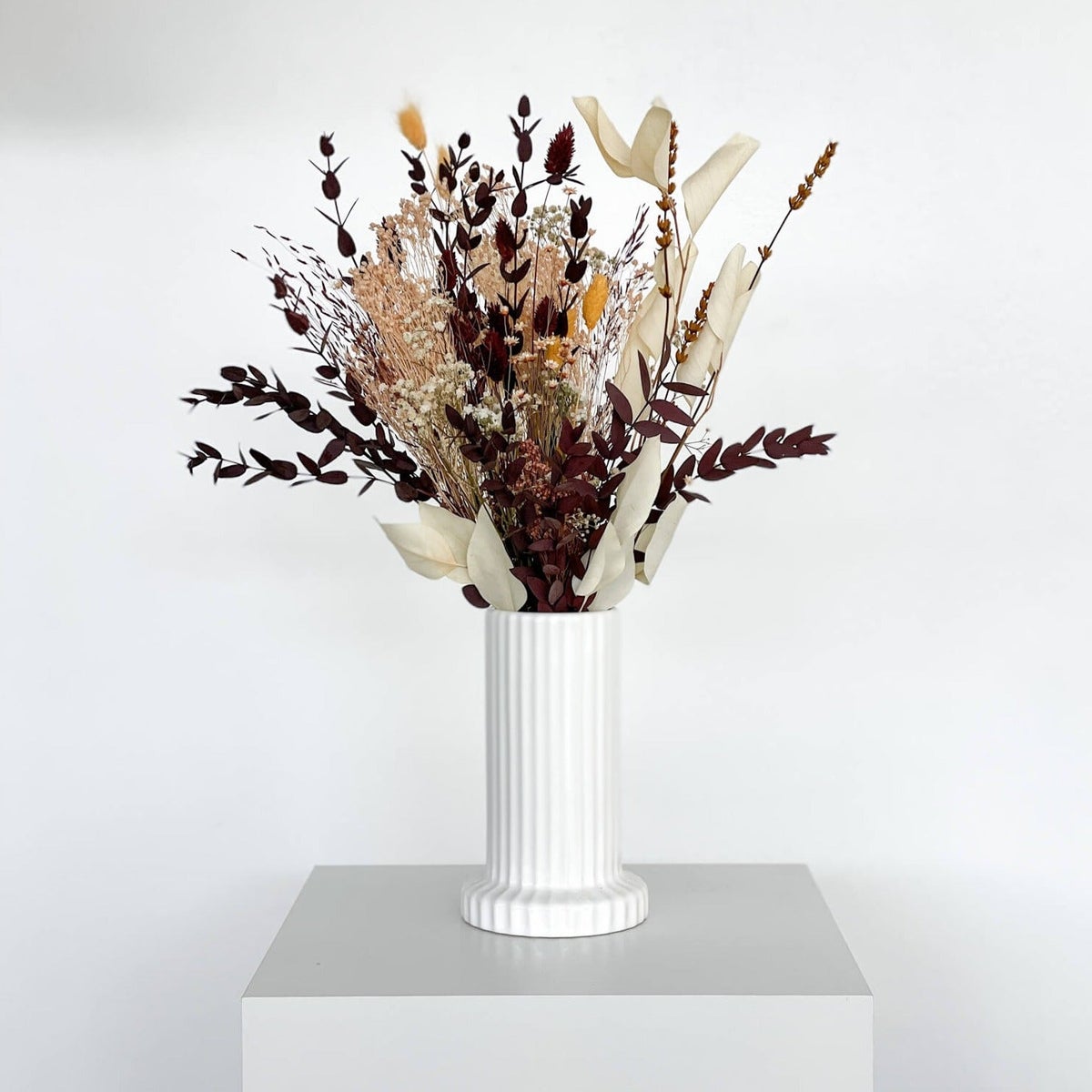 Herfstboeket van gedroogde bloemen