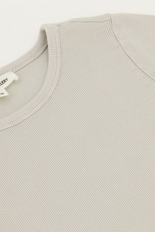 Lichtgrijze rib top met korte mouwen