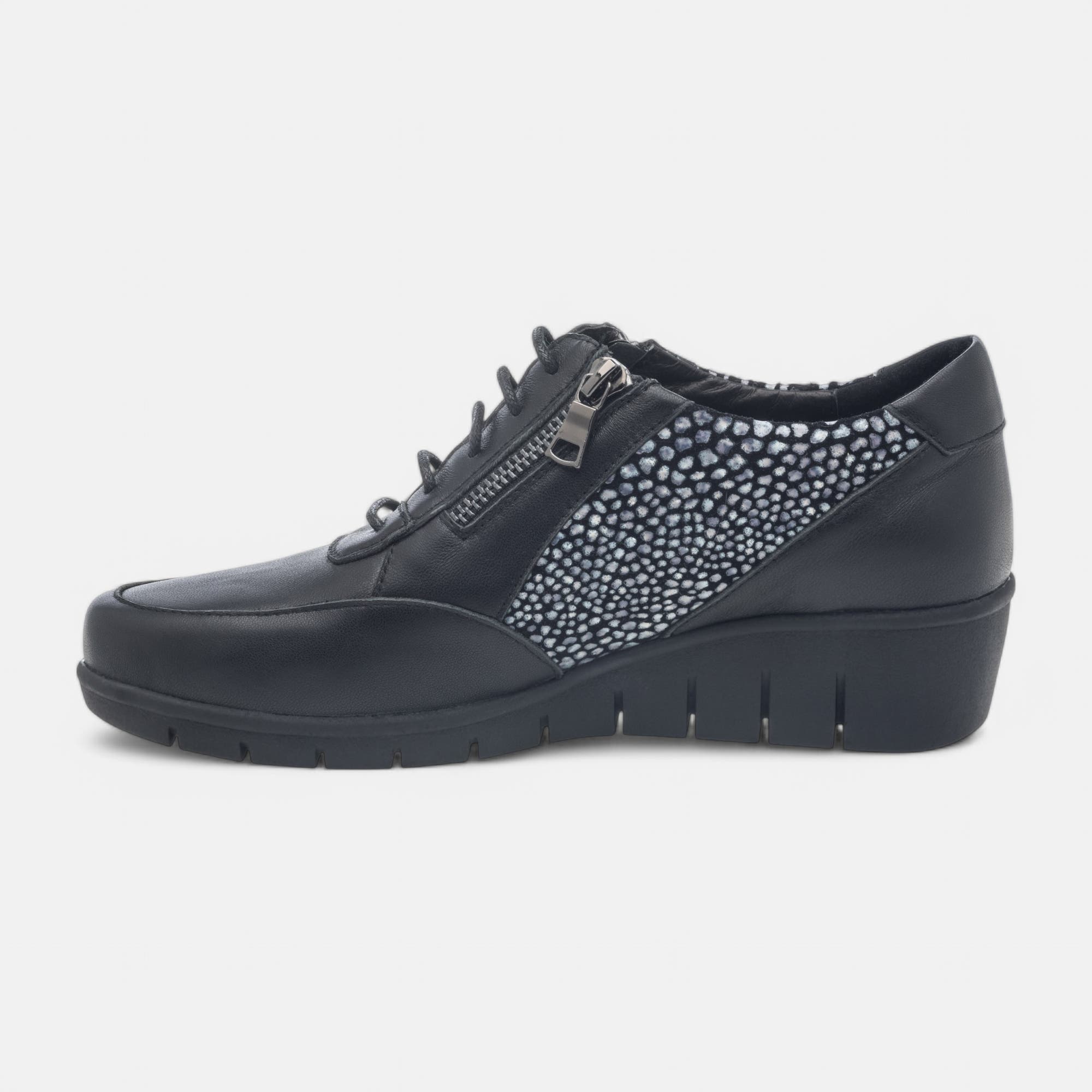 Baskets basses Femme en cuir noir