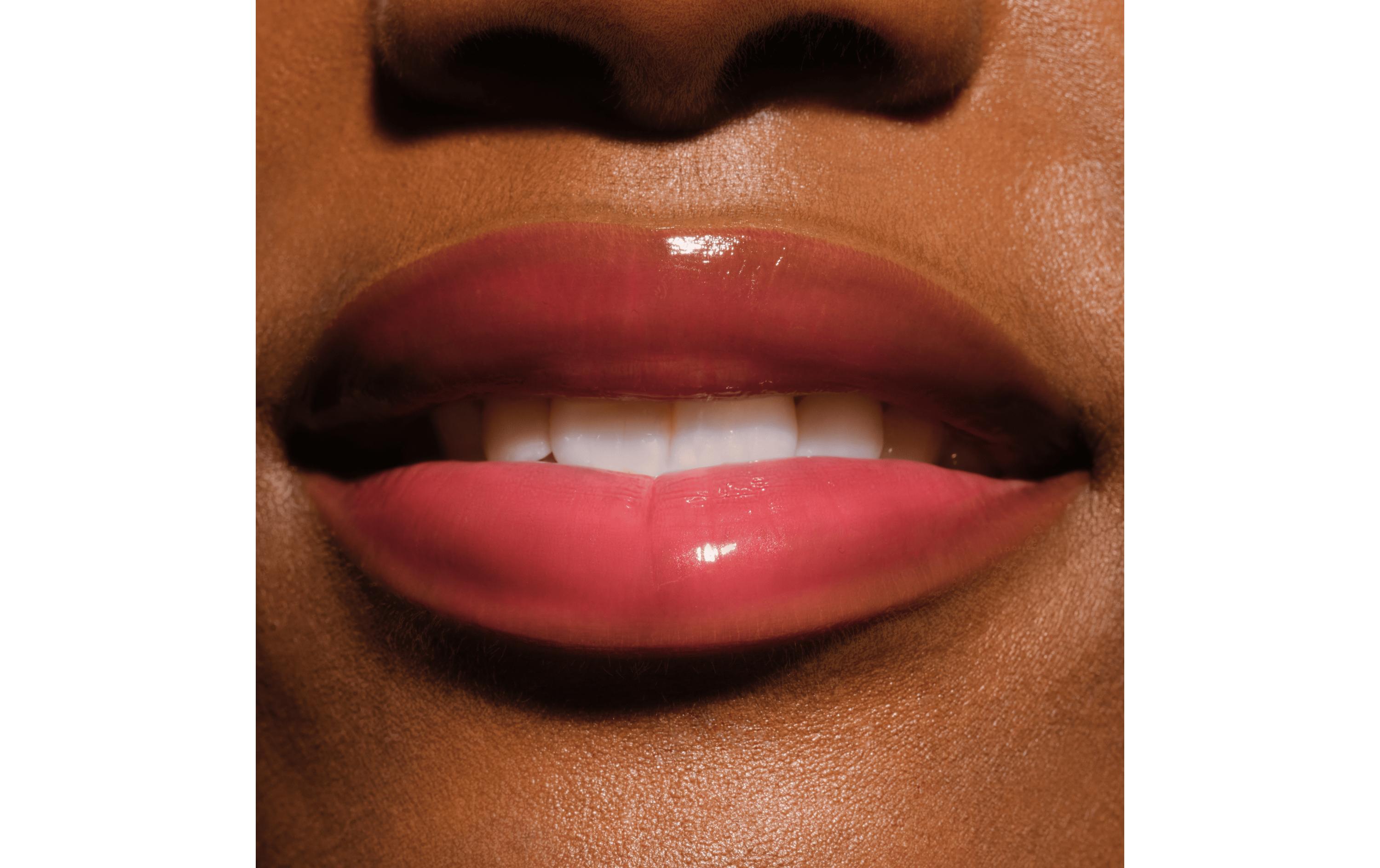 Lip Gloss Butter Drippin' Glossy 050 Cherry DeliciousFeuchtigkeitsspendender, glänzender Lippenbalsam in zartem Rosa