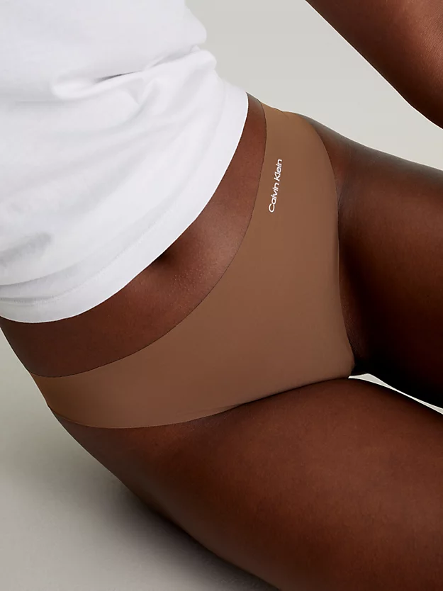 Tanga - Invisíveis