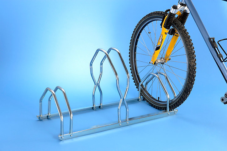 Râtelier pour 3 vélos au sol sur 2 niveaux Mottez L. 85 cm