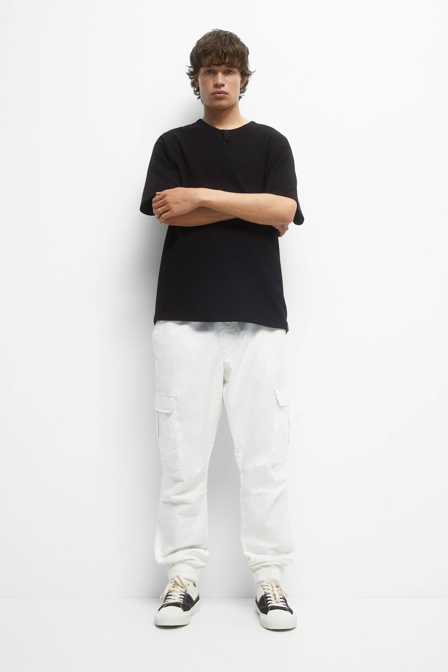 Calça jogger cargo básica - Off White