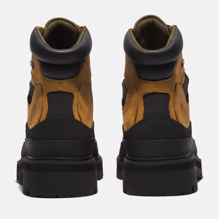 Bota masculina Vibram e Gore-Tex na cor amarela.