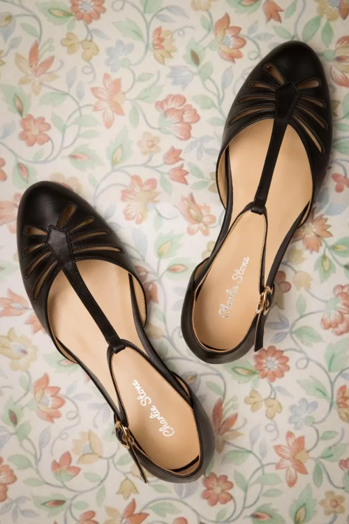 Charlie Stone Singapore t-strap flats in zwart