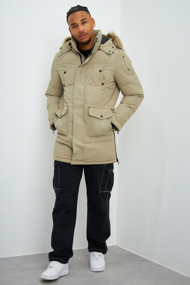 Parka beige à capuche avec fourrure