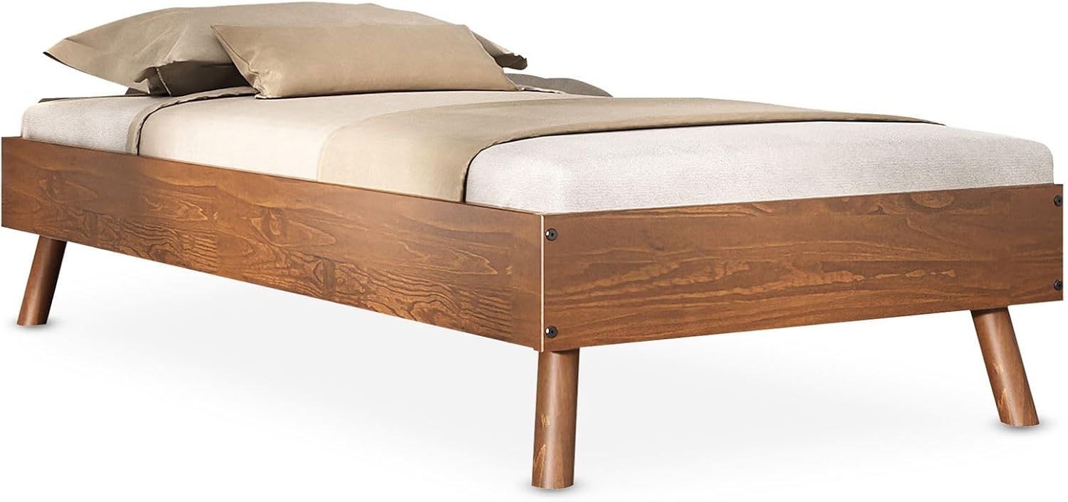 IDIMEX Futonbett Karri aus Massivholz, 100 x 200 cm, Kastanie – Holzbett mit konischen Füßen, Einzelbett für Schlafzimmer, Massivholz-Bett mit niedriger Rahmenhöhe, Klassische Formgebung