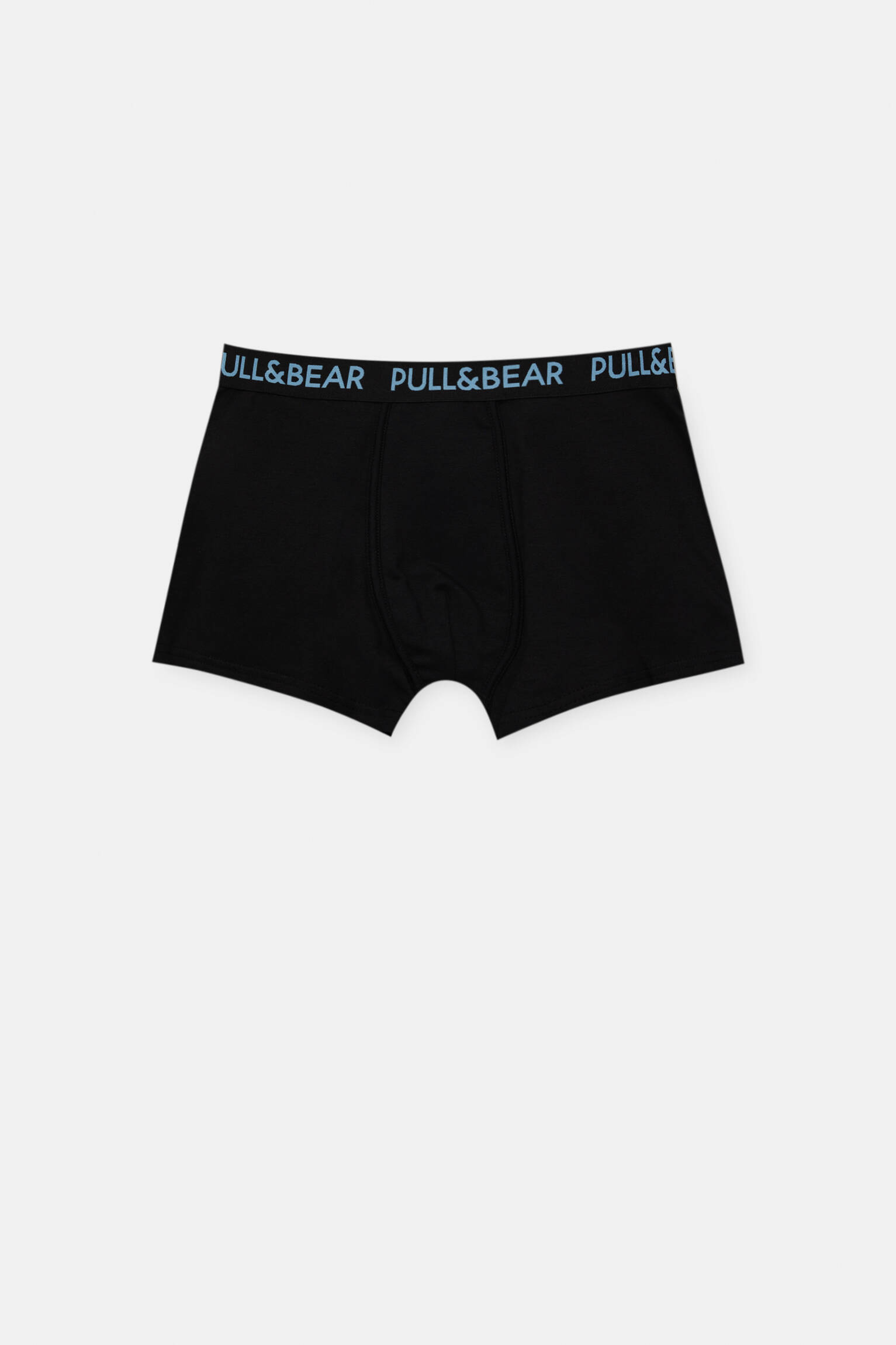 Pacote com 3 cuecas boxer com logotipo, cores variadas.